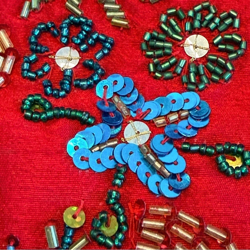 Pier 1 Christmas Holiday Table Runner Viscose Velvet Jeweled Star Red Beaded